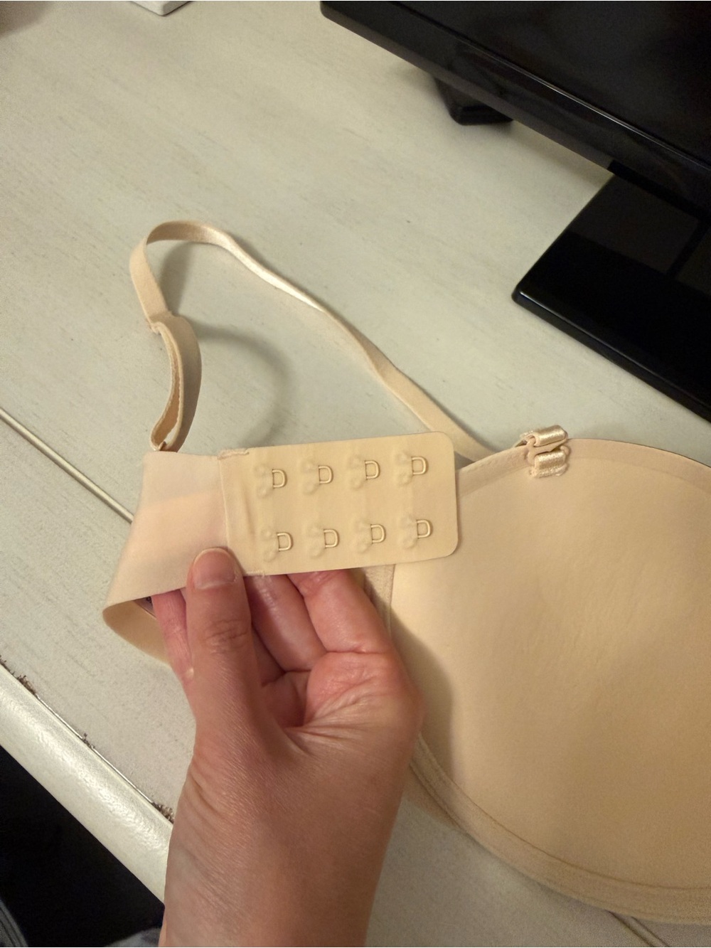 Victoria's Secret Nude Beige multi way strapless bra with removable straps - Picture 8 of 9